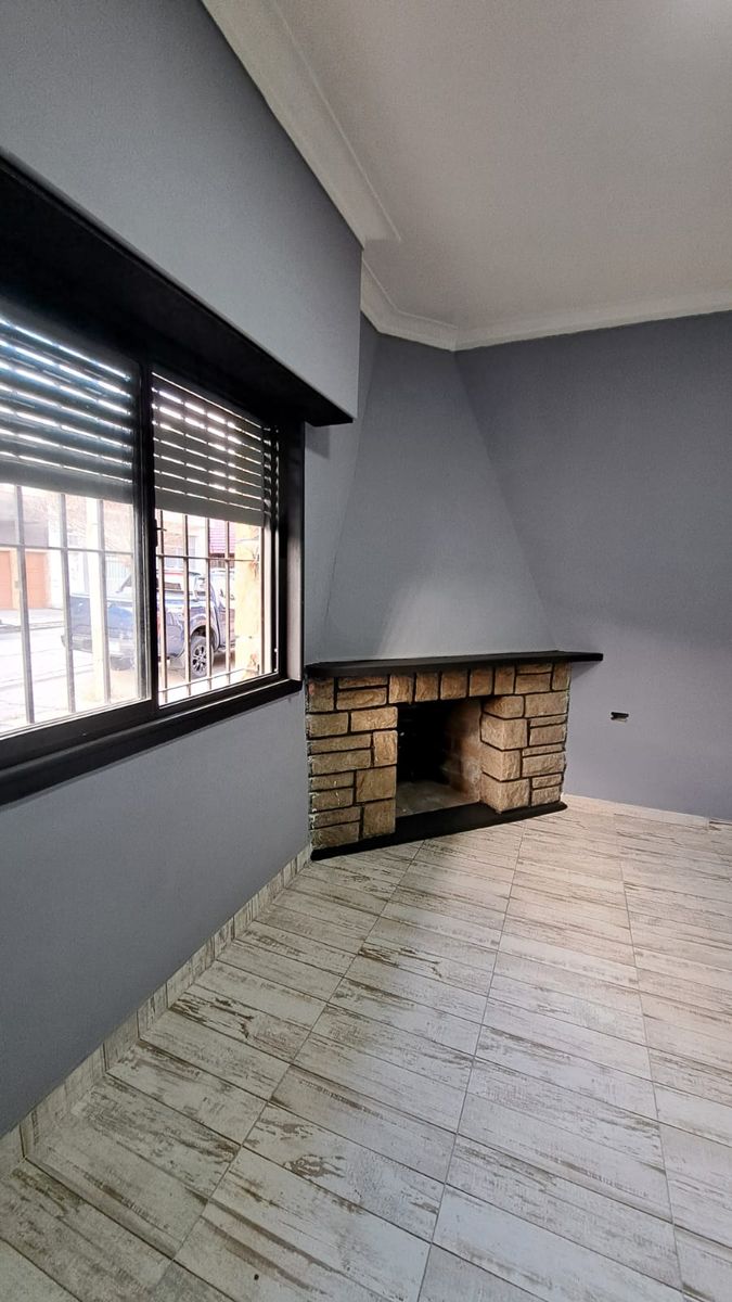 Venta Casa 3 Ambientes con Garaje Zona Don Bosco - 2