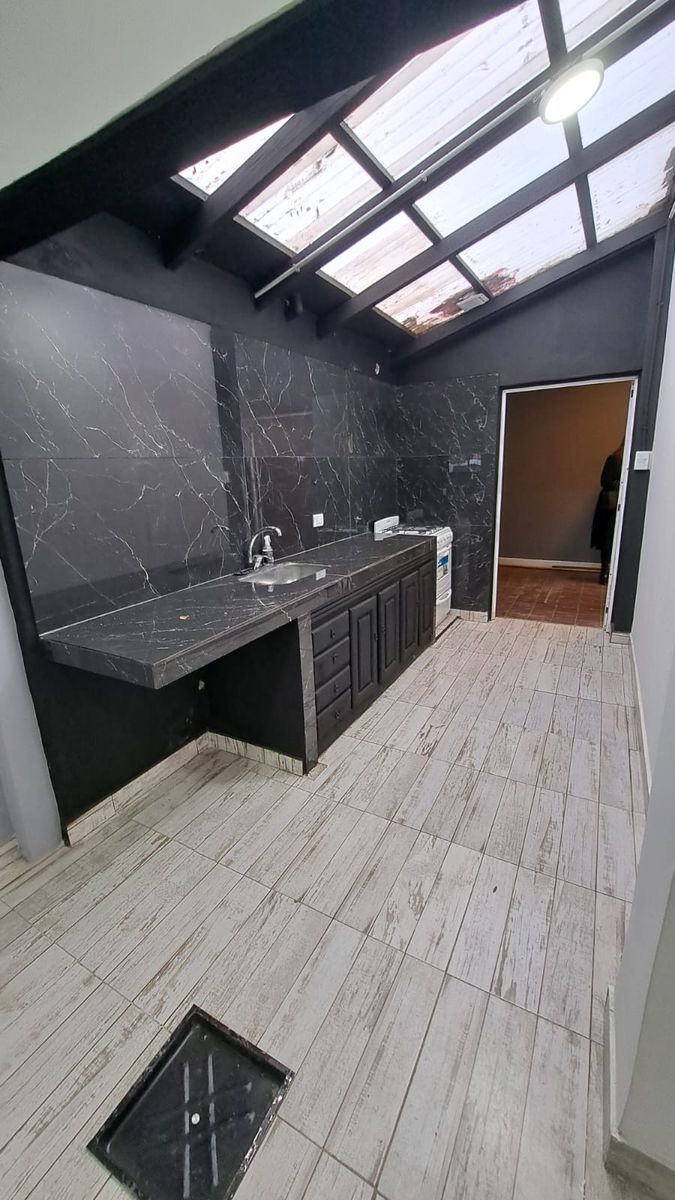 Venta Casa 3 Ambientes con Garaje Zona Don Bosco - 3
