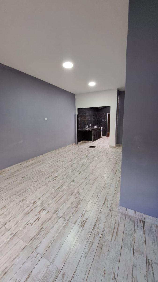 Venta Casa 3 Ambientes con Garaje Zona Don Bosco - 4