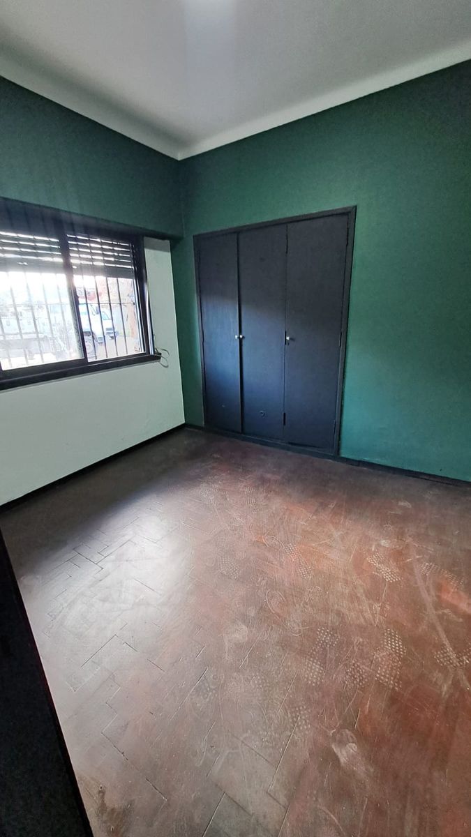 Venta Casa 3 Ambientes con Garaje Zona Don Bosco - 5