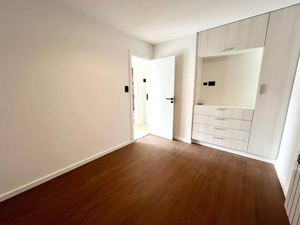 Venta de departamento de 2 ambientes a estrenar en zona Guemes - 2