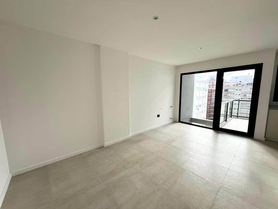 Venta de departamento de 2 ambientes a estrenar en zona Guemes - 3