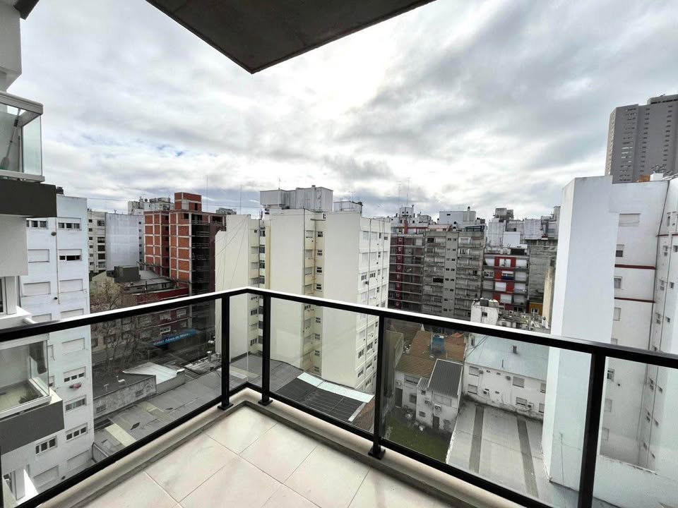 Venta de departamento de 2 ambientes a estrenar en zona Guemes - 5