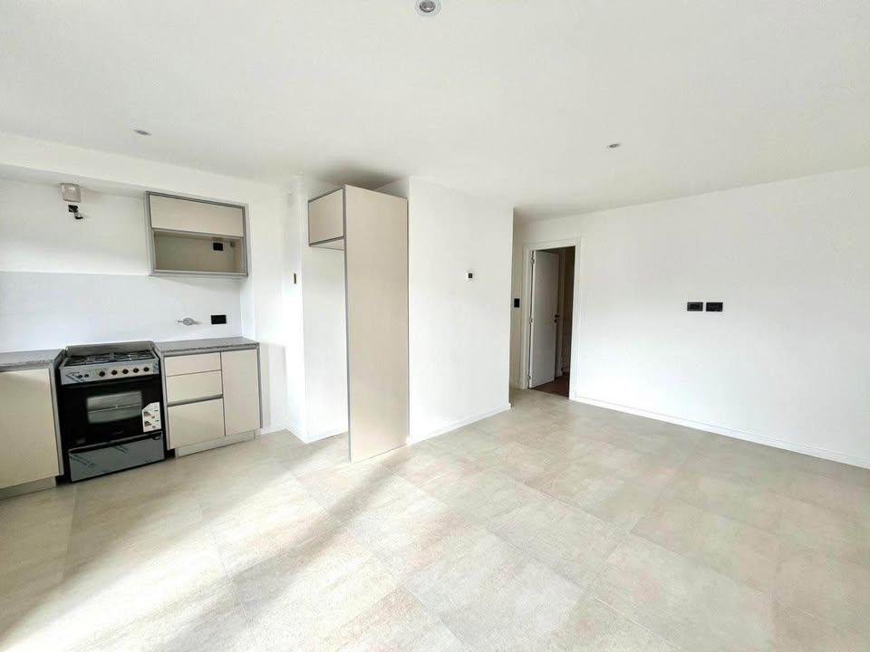Venta de departamento de 2 ambientes a estrenar en zona Guemes - 10