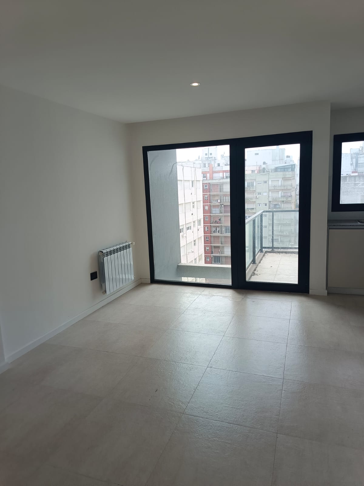 Venta de departamento de 2 ambientes a estrenar en zona Guemes - 11