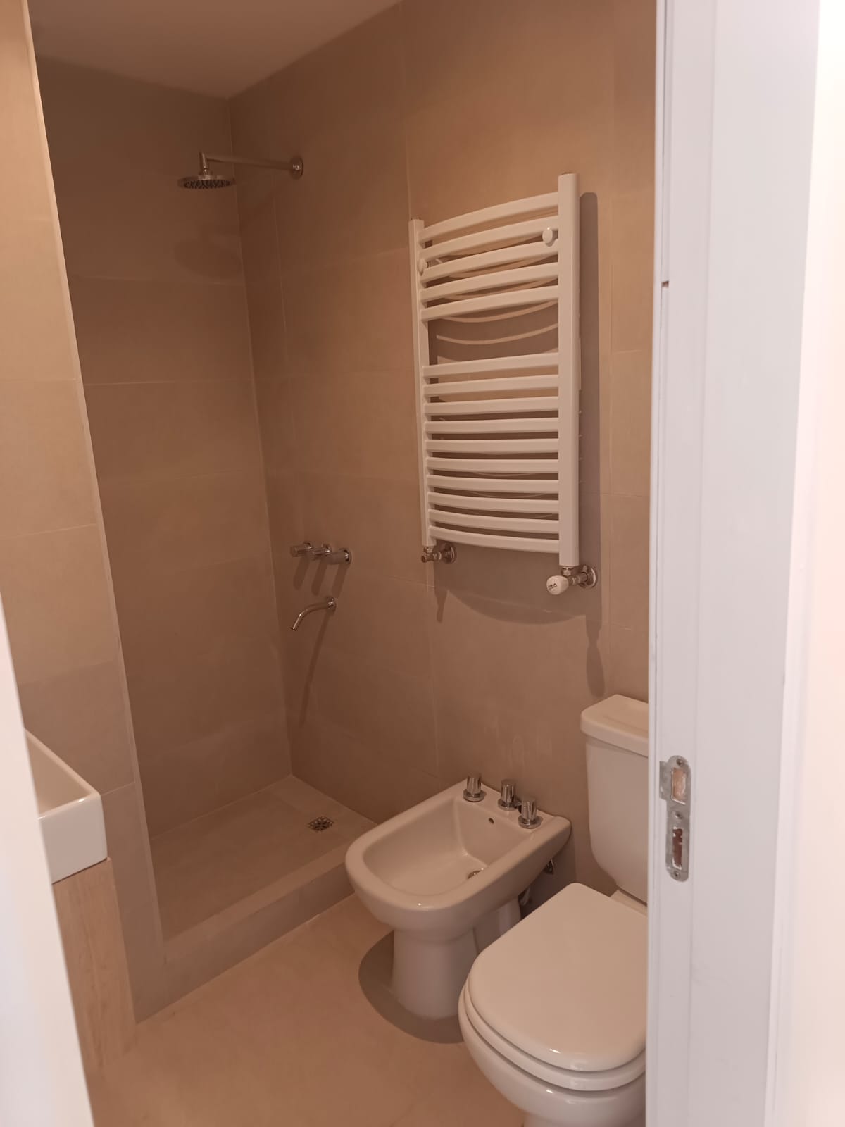 Venta de departamento de 2 ambientes a estrenar en zona Guemes - 20