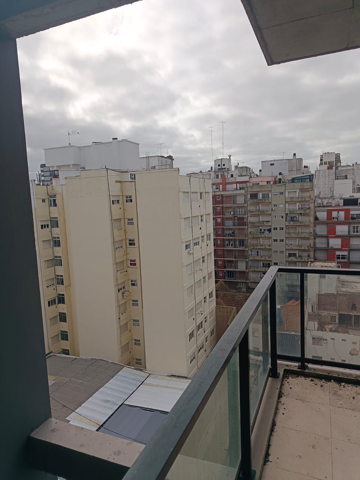 Venta de departamento de 2 ambientes a estrenar en zona Guemes - 23