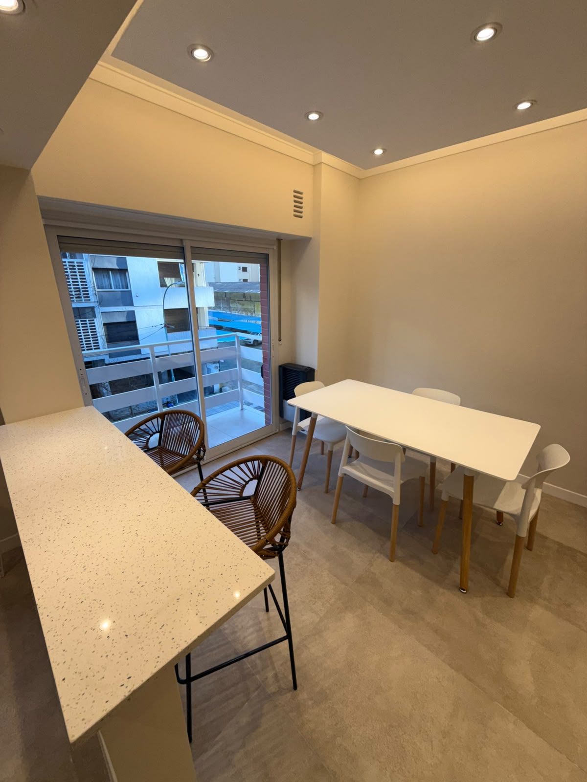 Departamento 2 Ambientes al Frente con Balcon - 17