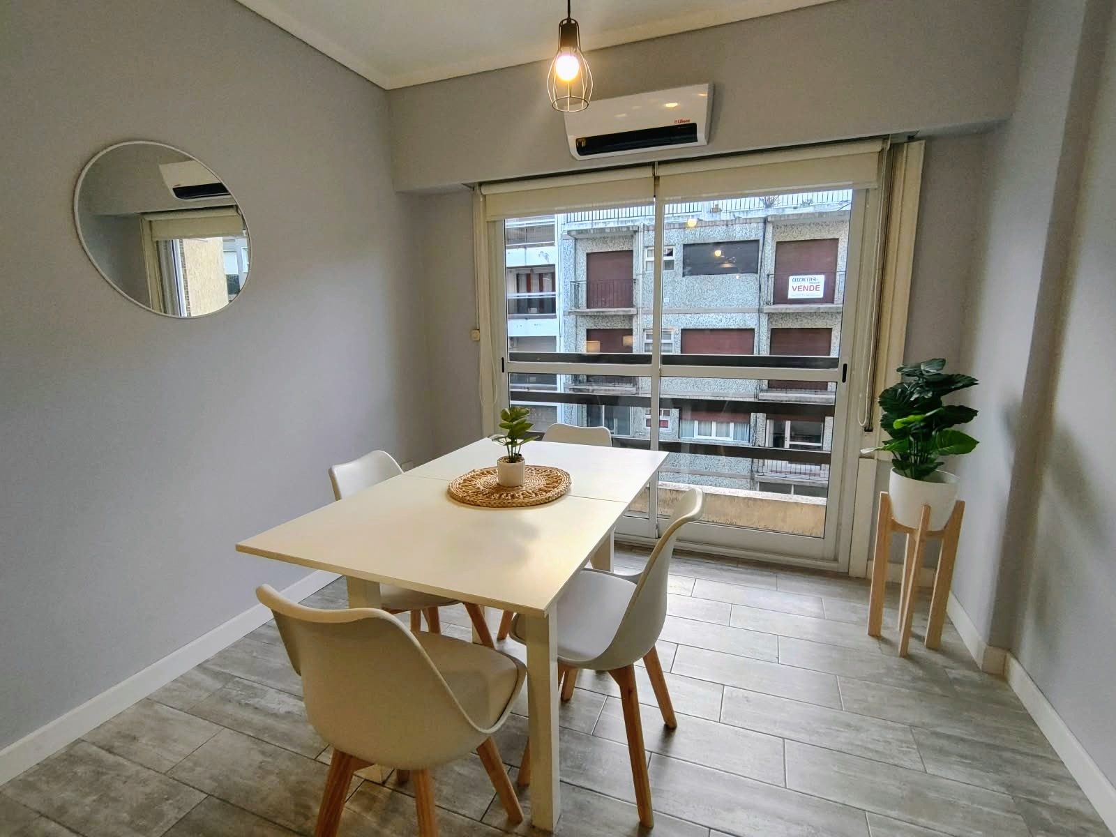 1 Ambientes a la calle Con Balcon - 6