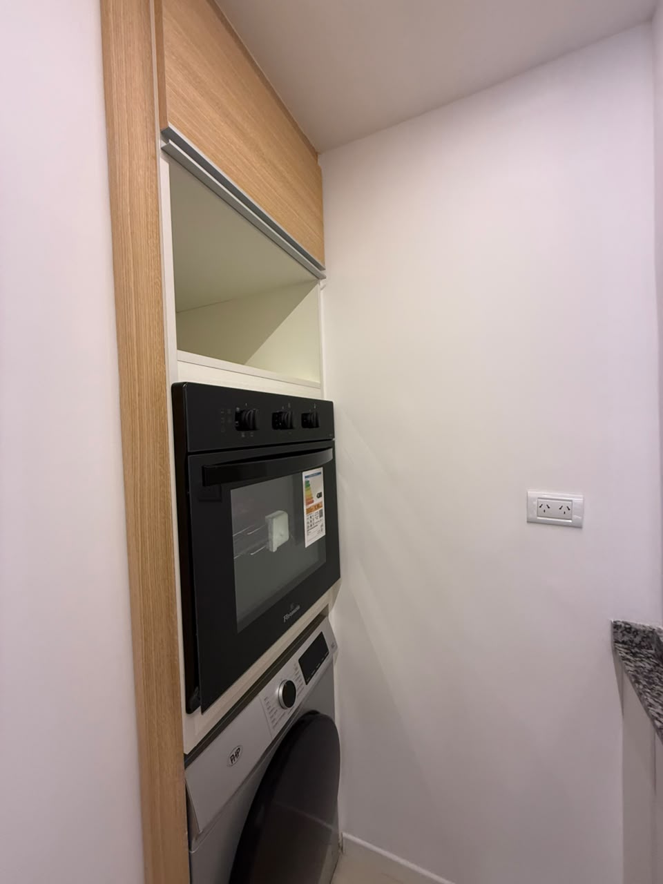 Departamento 3 ambientes a la calle Con Balcon - 2