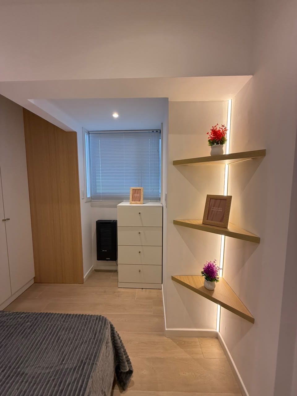 Departamento 3 ambientes a la calle Con Balcon - 13