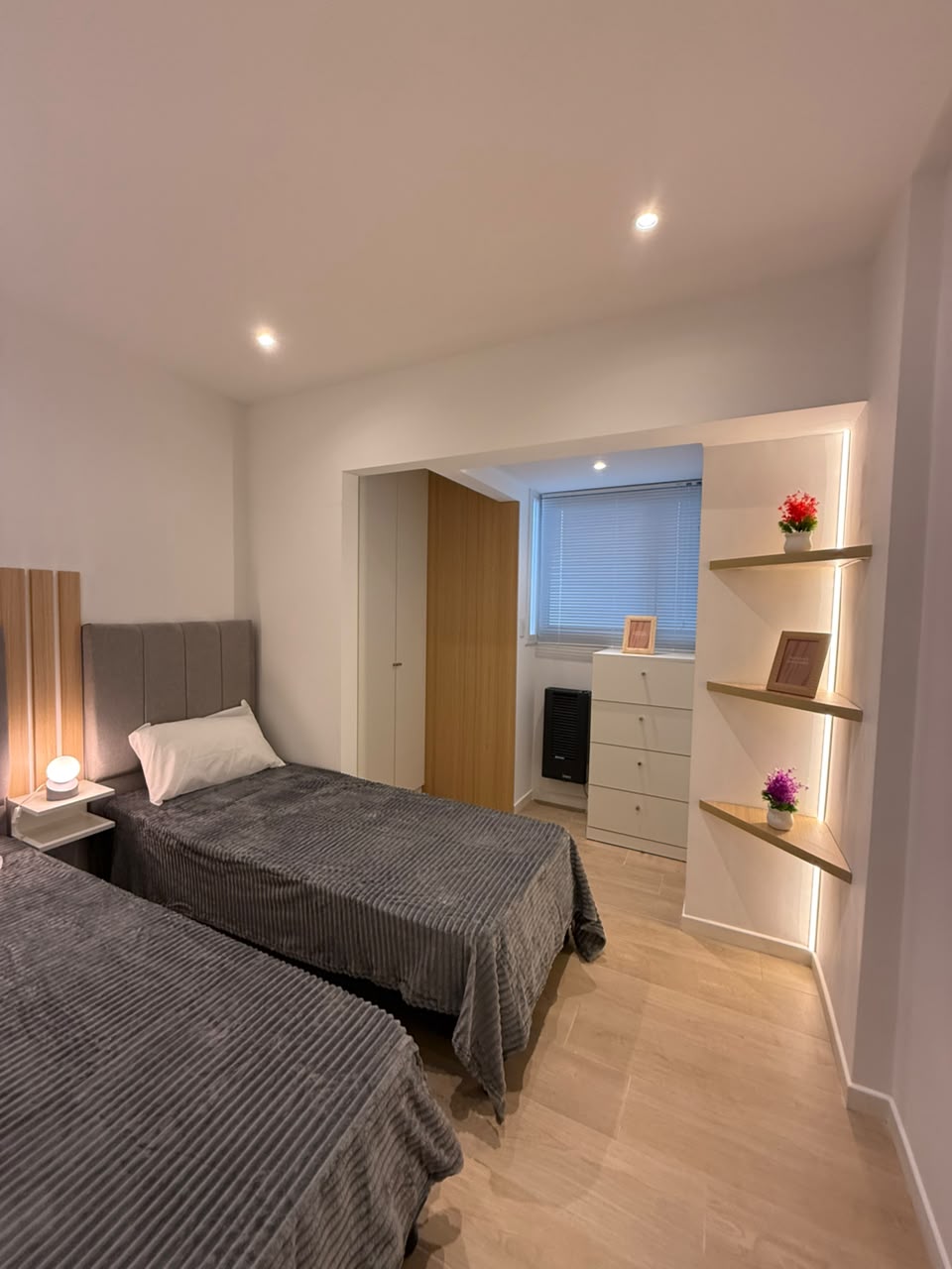 Departamento 3 ambientes a la calle Con Balcon - 14