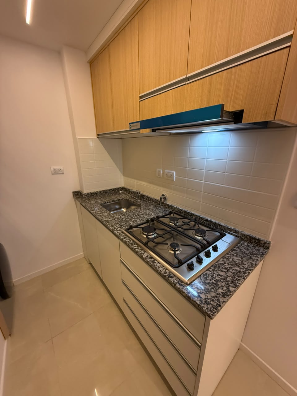 Departamento 3 ambientes a la calle Con Balcon - 17