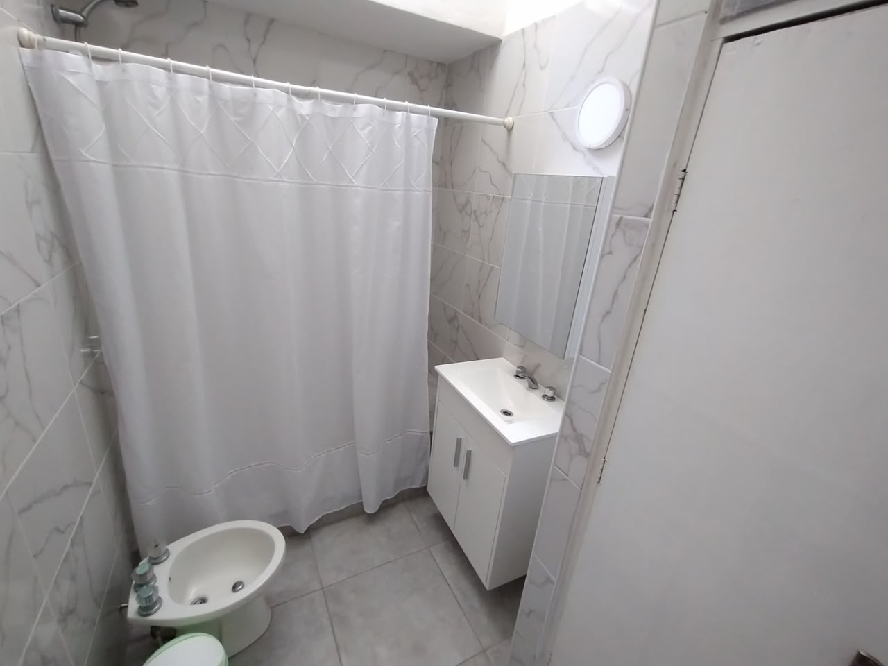 Venta Ph 3 ambientes ,entrada Independiente y Patio La perla - 2