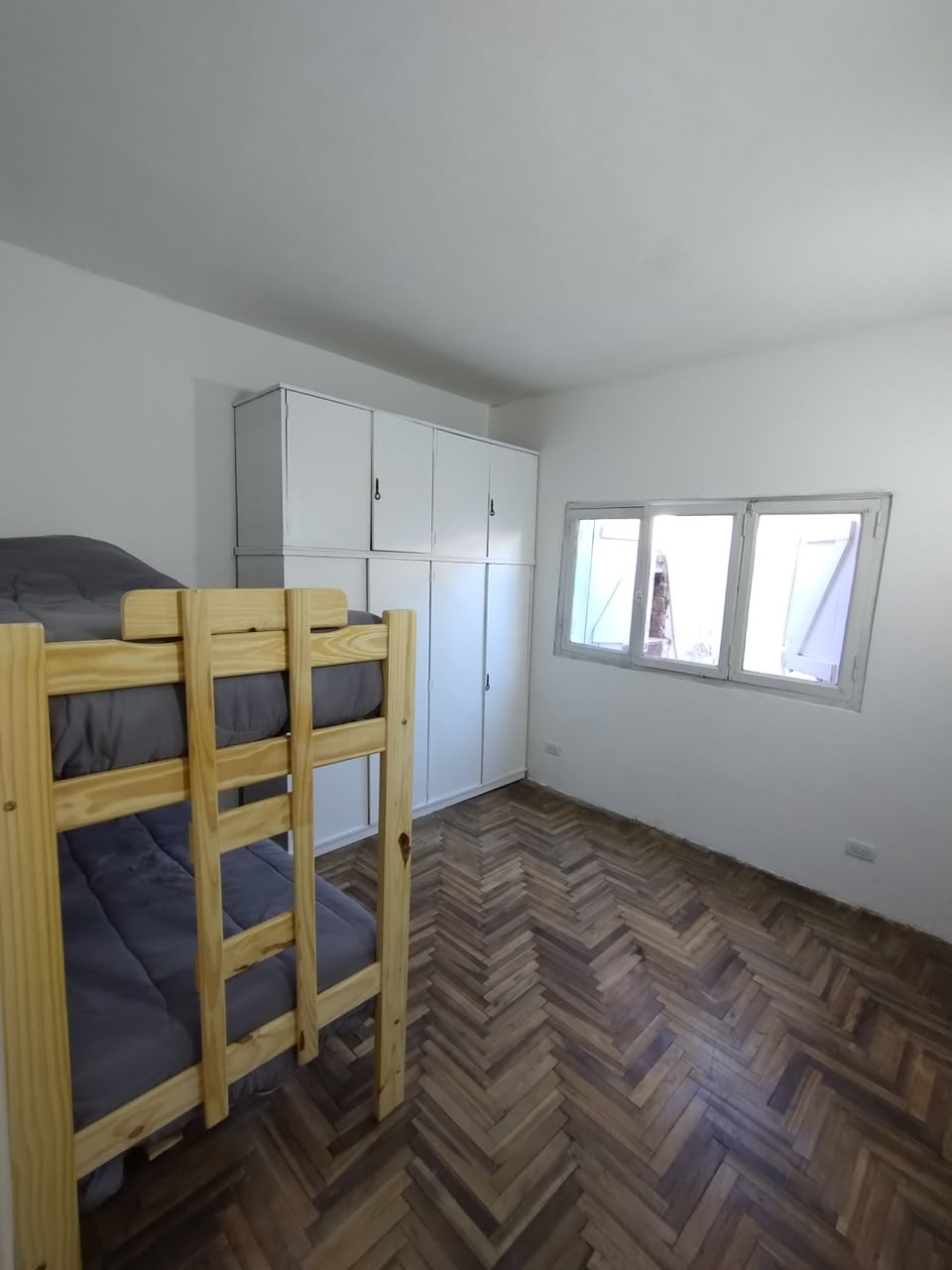Venta Ph 3 ambientes ,entrada Independiente y Patio La perla - 3