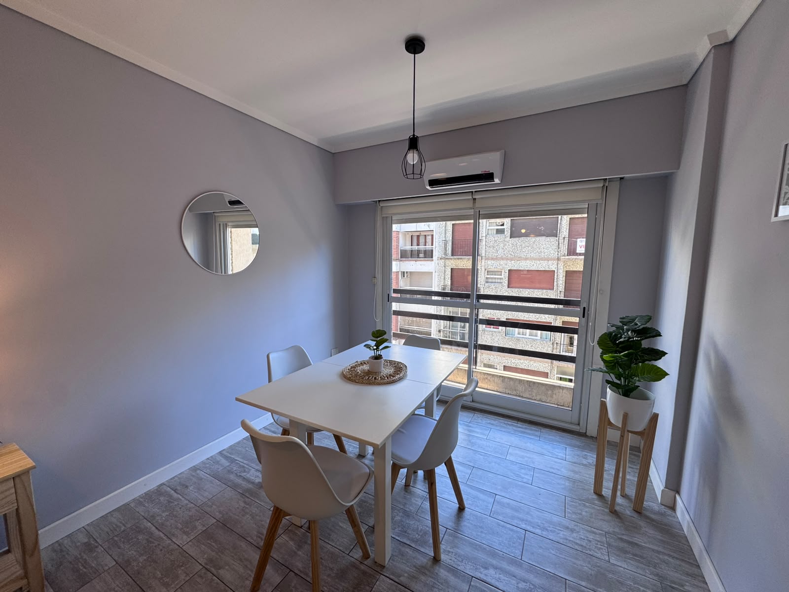 1 Ambiente a la Calle con Balcon - 10