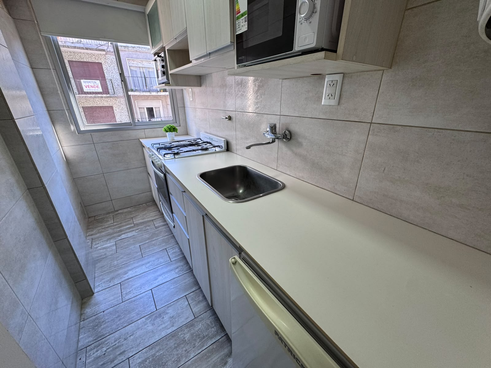 1 Ambiente a la Calle con Balcon - 20