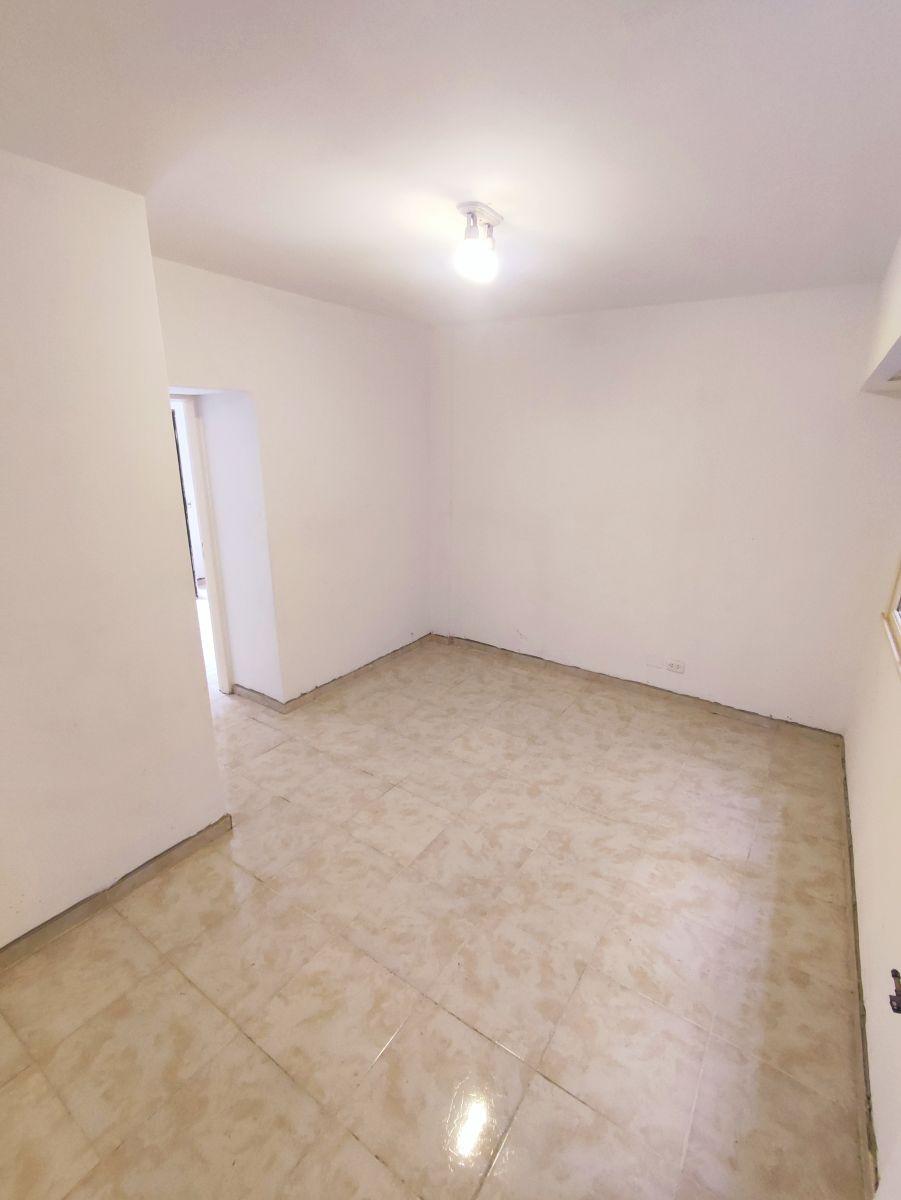 ALQUILER DEPTO. 2 AMBIENTES C/BALCON - LATERAL - A. Alsina 2500 Balvanera, Capital Federal — foto 4