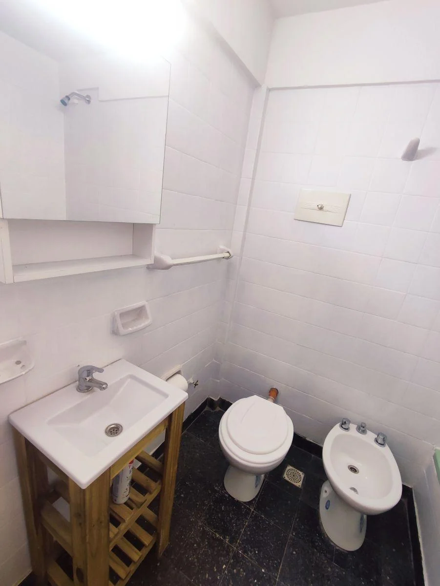 ALQUILER DEPTO. 2 AMBIENTES C/BALCON - LATERAL - A. Alsina 2500 Balvanera, Capital Federal — foto 12