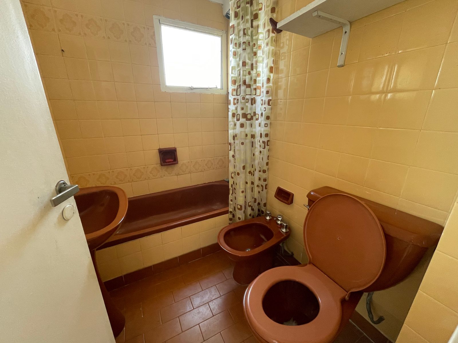 2 AMBIENTES EN VENTA CON BALCÓN Y COCHERA - CABALLITO — foto 2