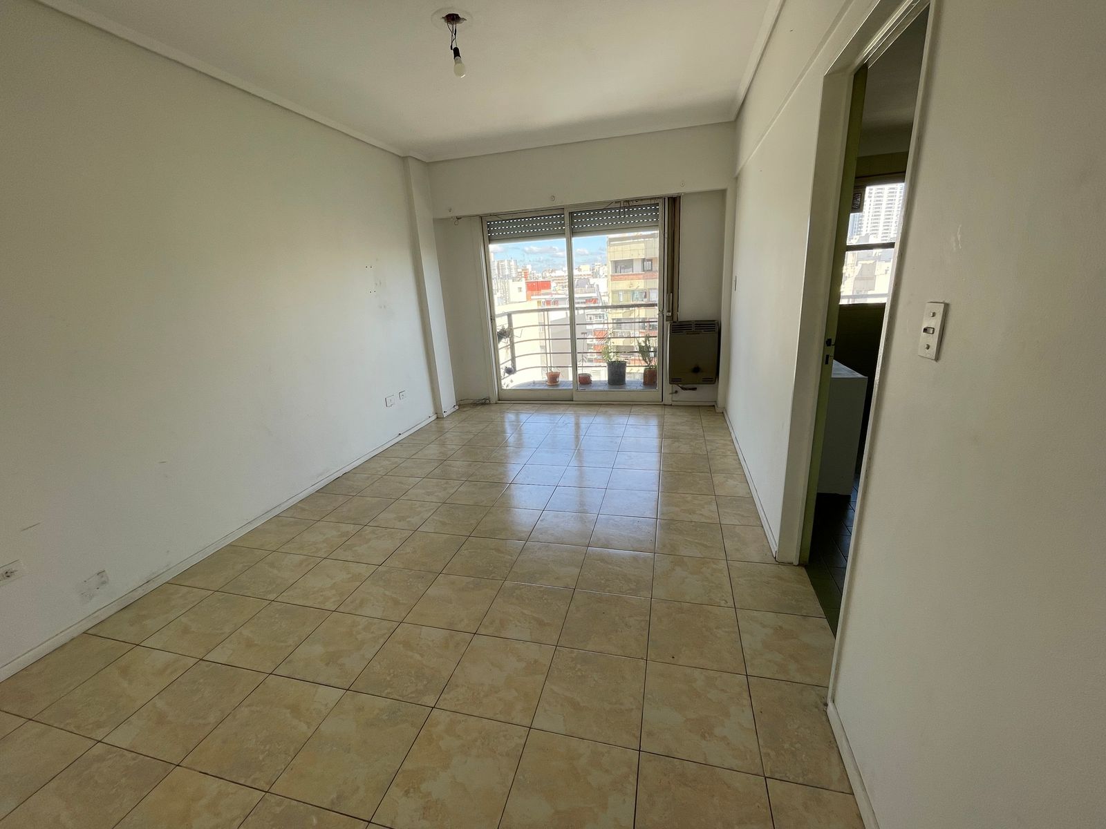 2 AMBIENTES EN VENTA CON BALCÓN Y COCHERA - CABALLITO — foto 4