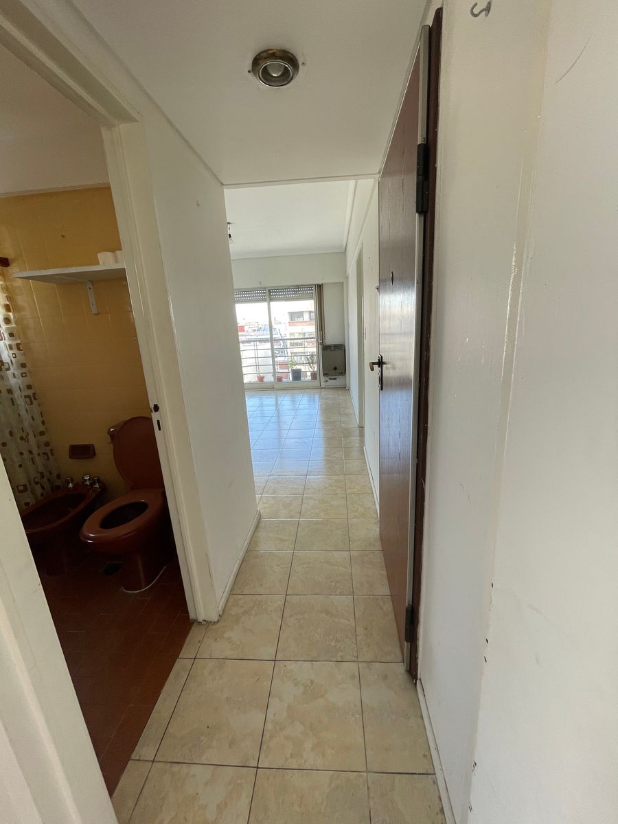 2 AMBIENTES EN VENTA CON BALCÓN Y COCHERA - CABALLITO — foto 5