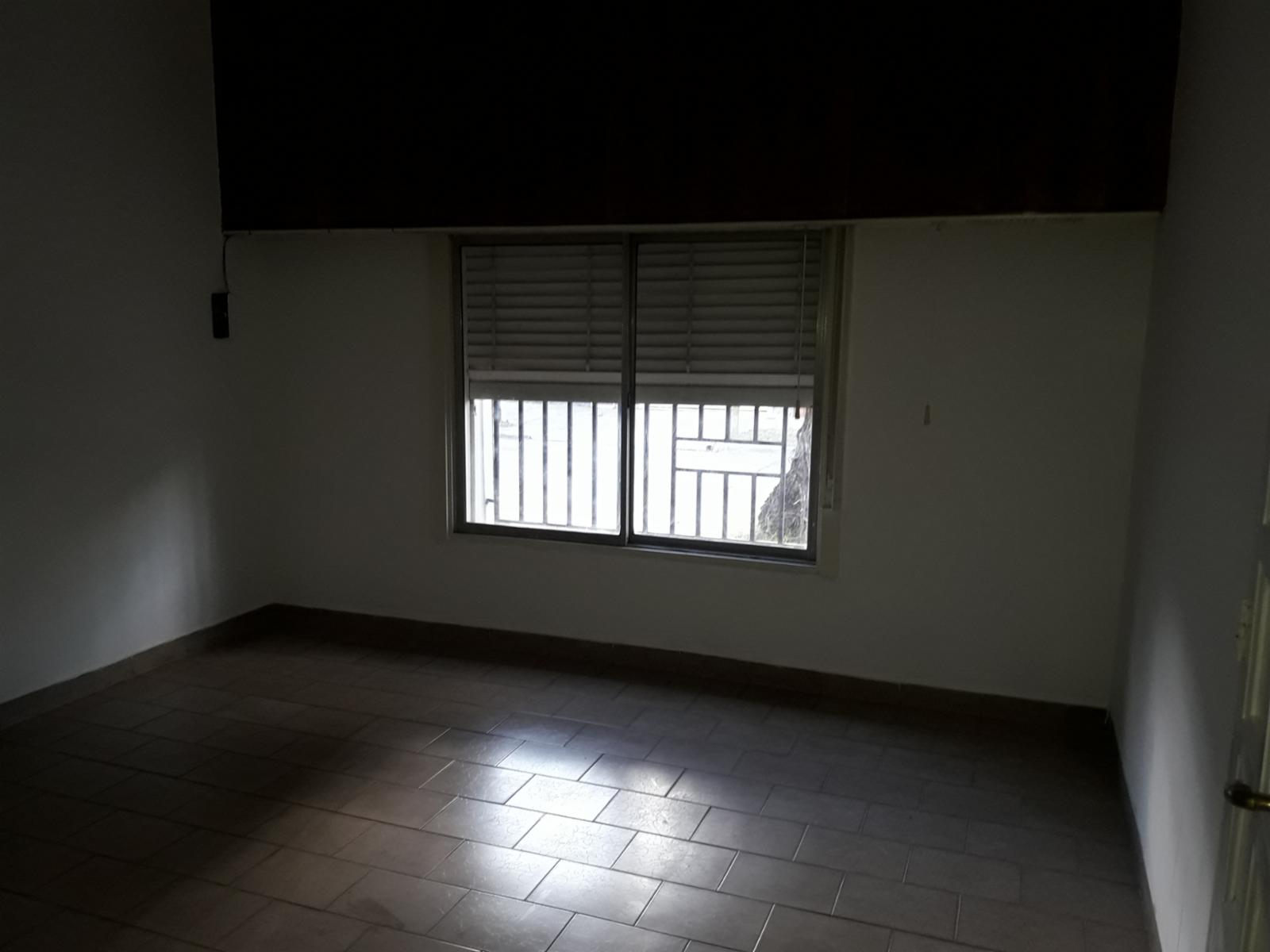 CASA DE 4 AMB. GARAGE. PATIO - RAWSON 73 - RAMOS MEJIA — foto 3