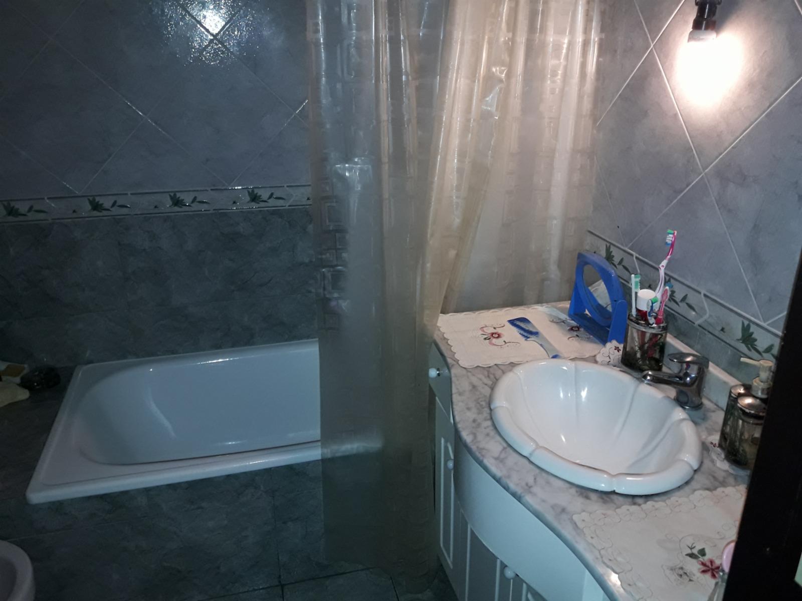 CASA DE 6 AMB. LOTE 11x22 - IDEAL 3 FLIAS - THAMES 1500 - VILLA LUZURIAGA — foto 8