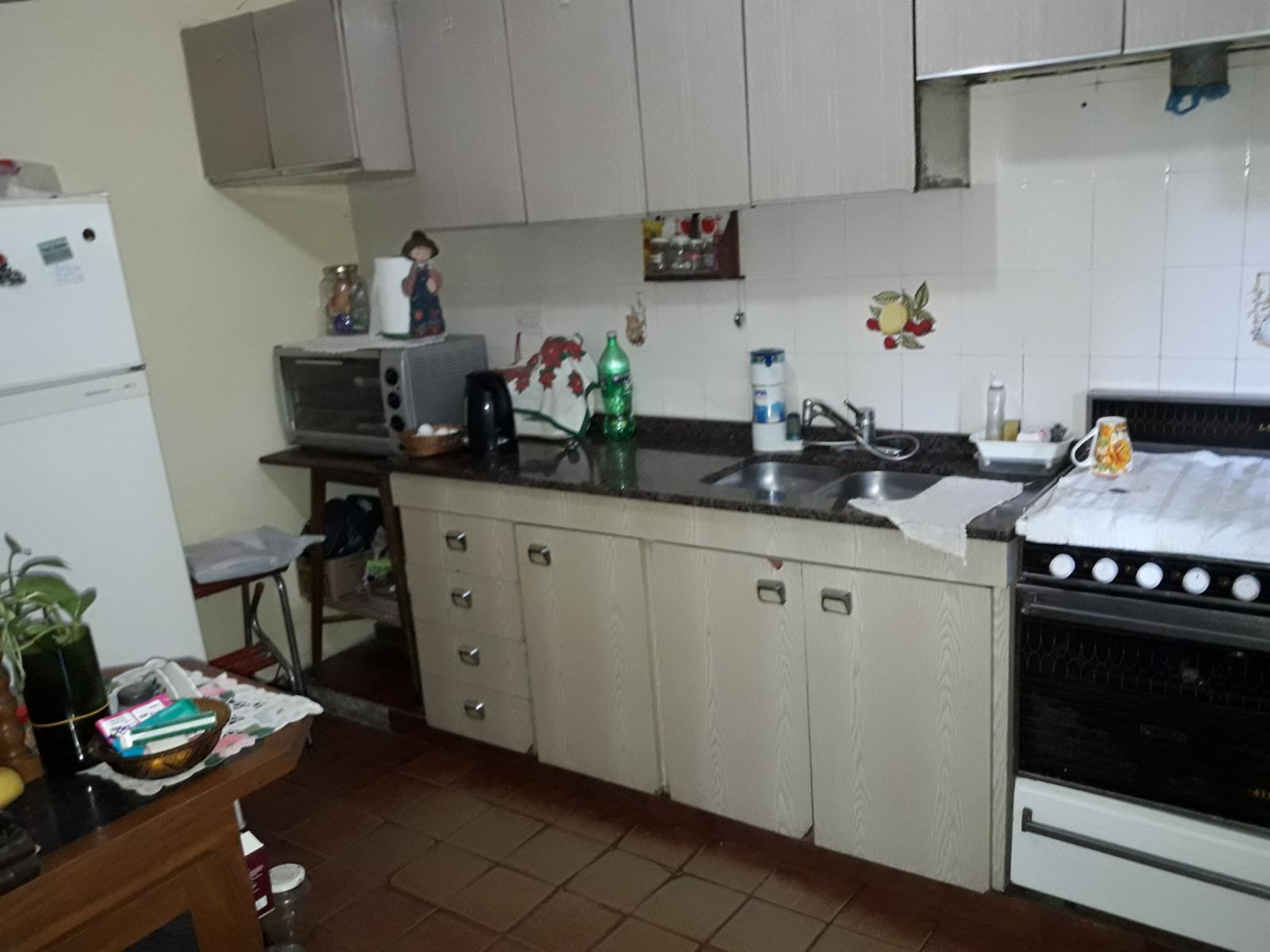 CASA DE 6 AMB. LOTE 11x22 - IDEAL 3 FLIAS - THAMES 1500 - VILLA LUZURIAGA — foto 11