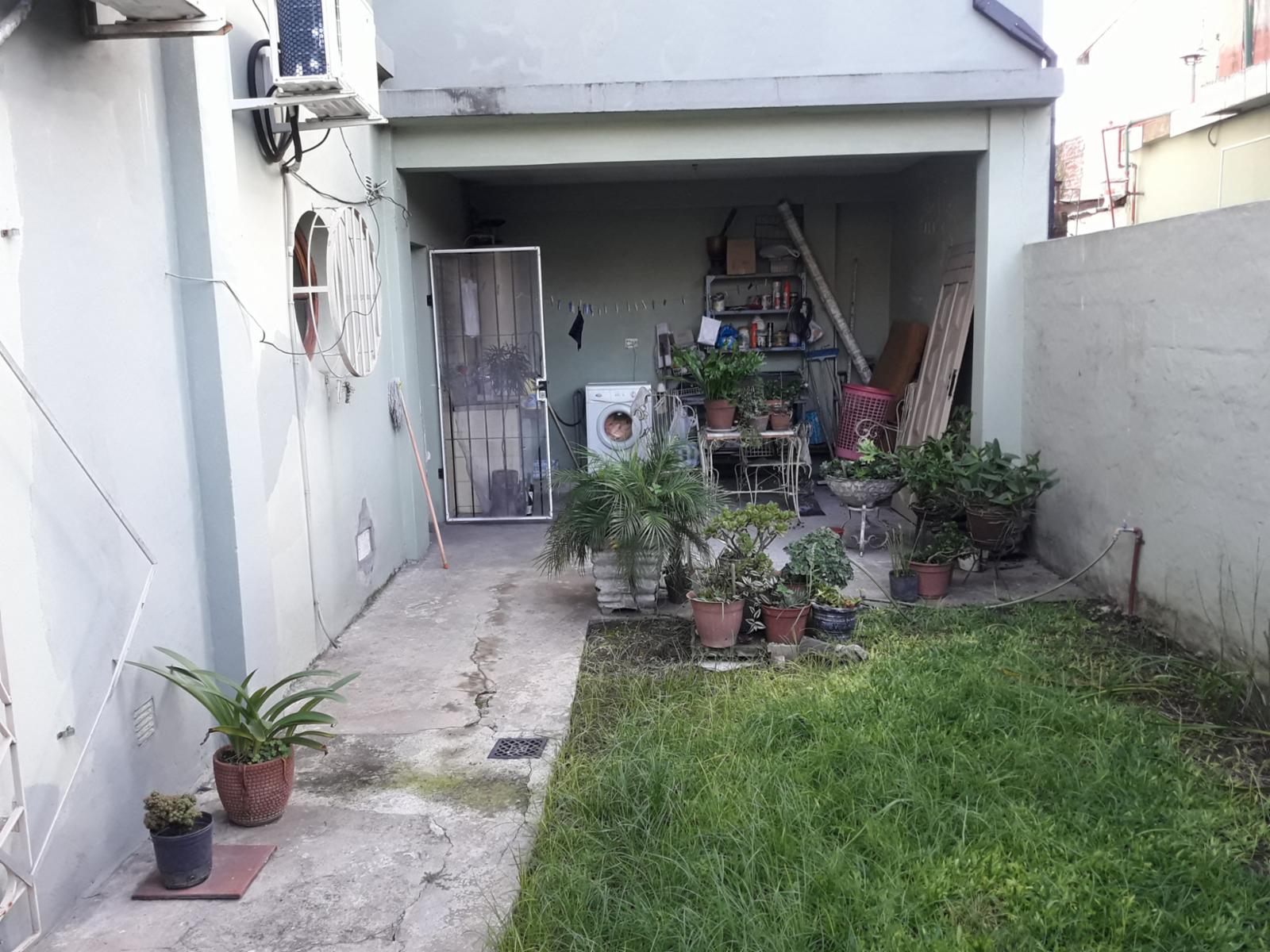 CASA DE 6 AMB. LOTE 11x22 - IDEAL 3 FLIAS - THAMES 1500 - VILLA LUZURIAGA — foto 13