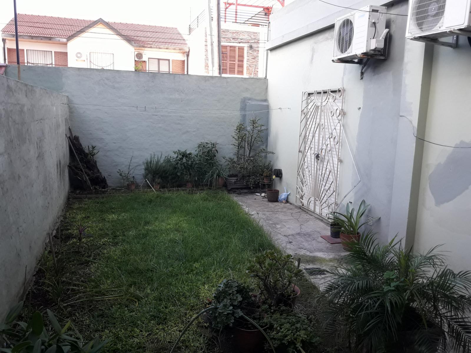 CASA DE 6 AMB. LOTE 11x22 - IDEAL 3 FLIAS - THAMES 1500 - VILLA LUZURIAGA — foto 14