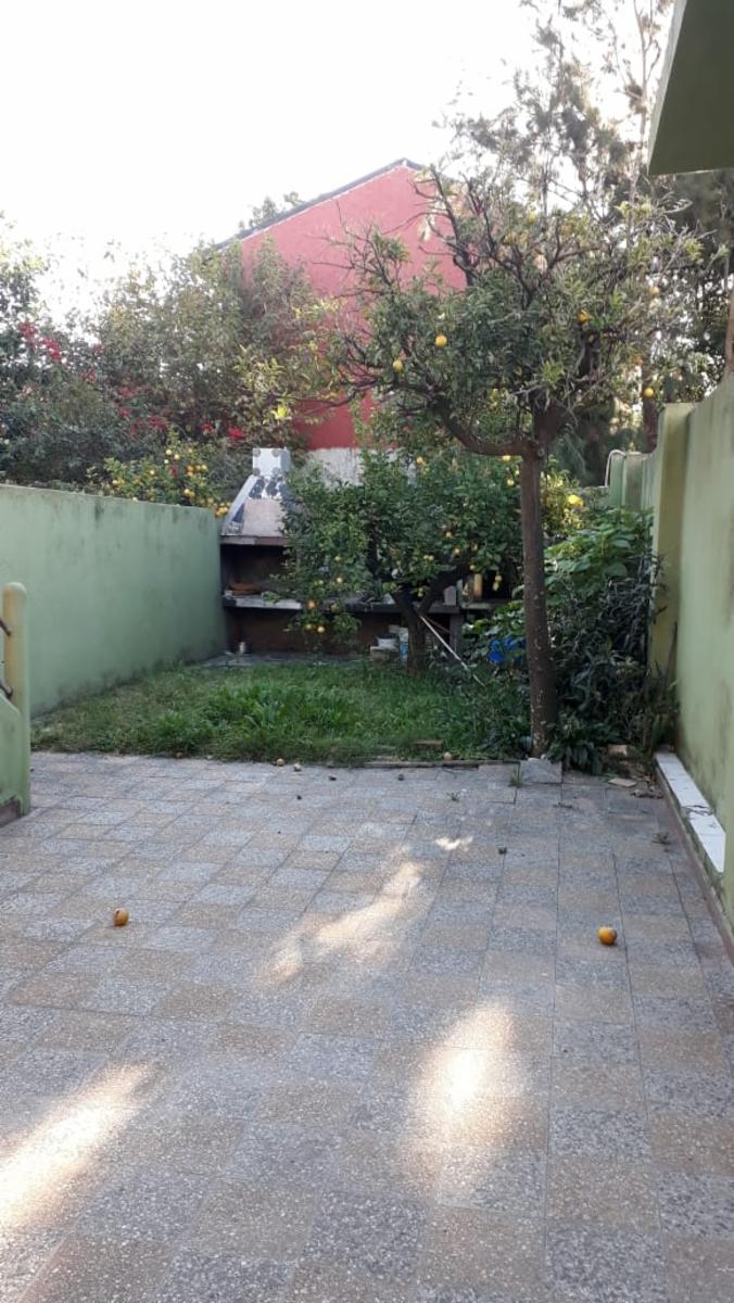 CASA DE 3 AMB. PARCELA DE 5 X 30 MTS. FONDO. TERRAZA - CISNEROS 2533-SAN JUSTO — foto 2