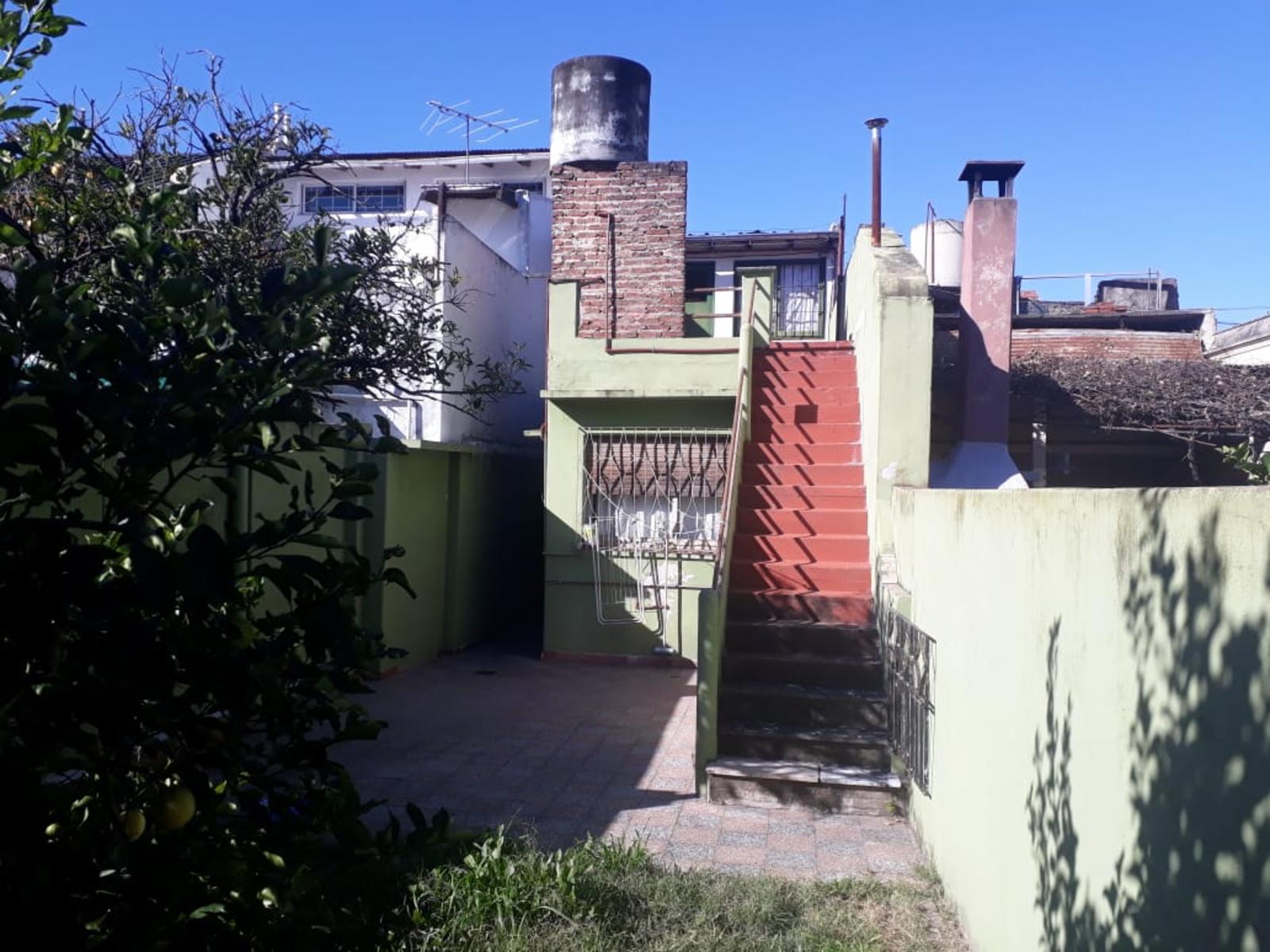 CASA DE 3 AMB. PARCELA DE 5 X 30 MTS. FONDO. TERRAZA - CISNEROS 2533-SAN JUSTO — foto 9
