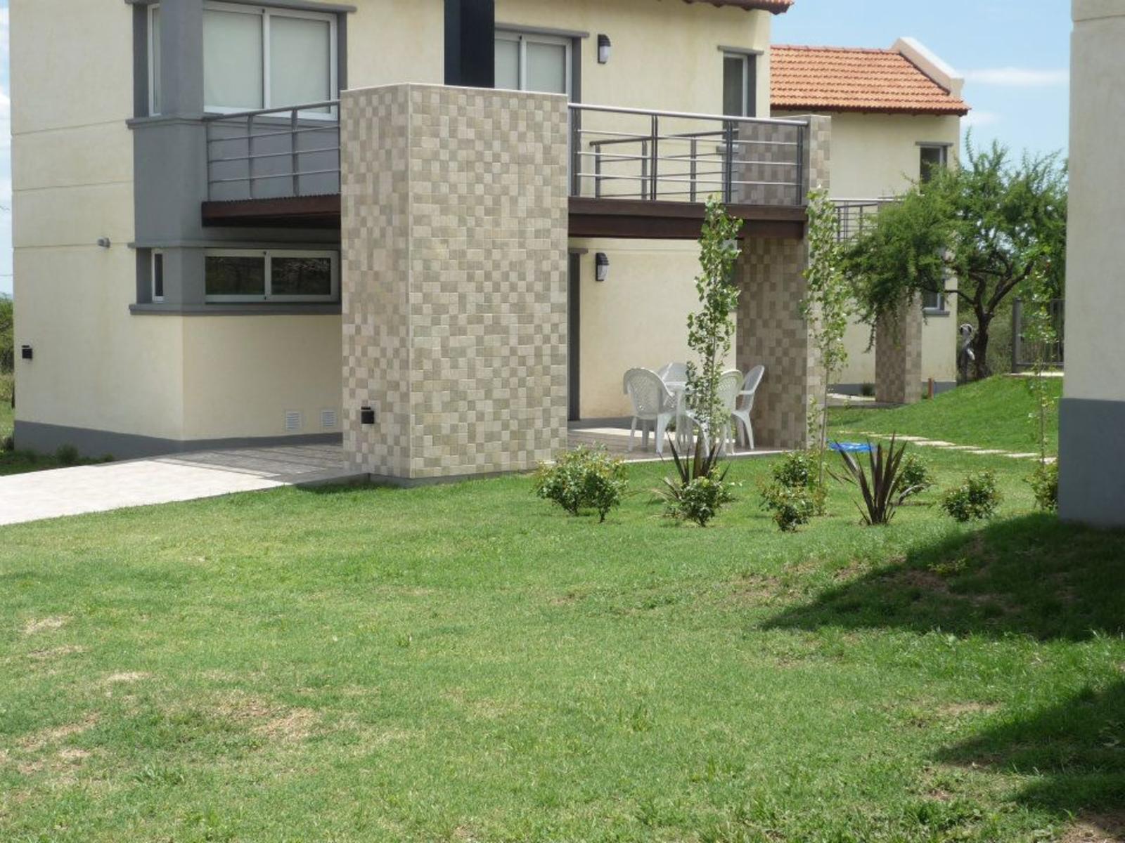Complejo Casanovas - 4 Cabañas - Piscina - Categoría - 2