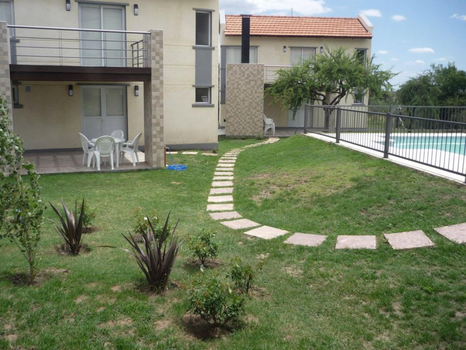 Complejo Casanovas - 4 Cabañas - Piscina - Categoría - 3