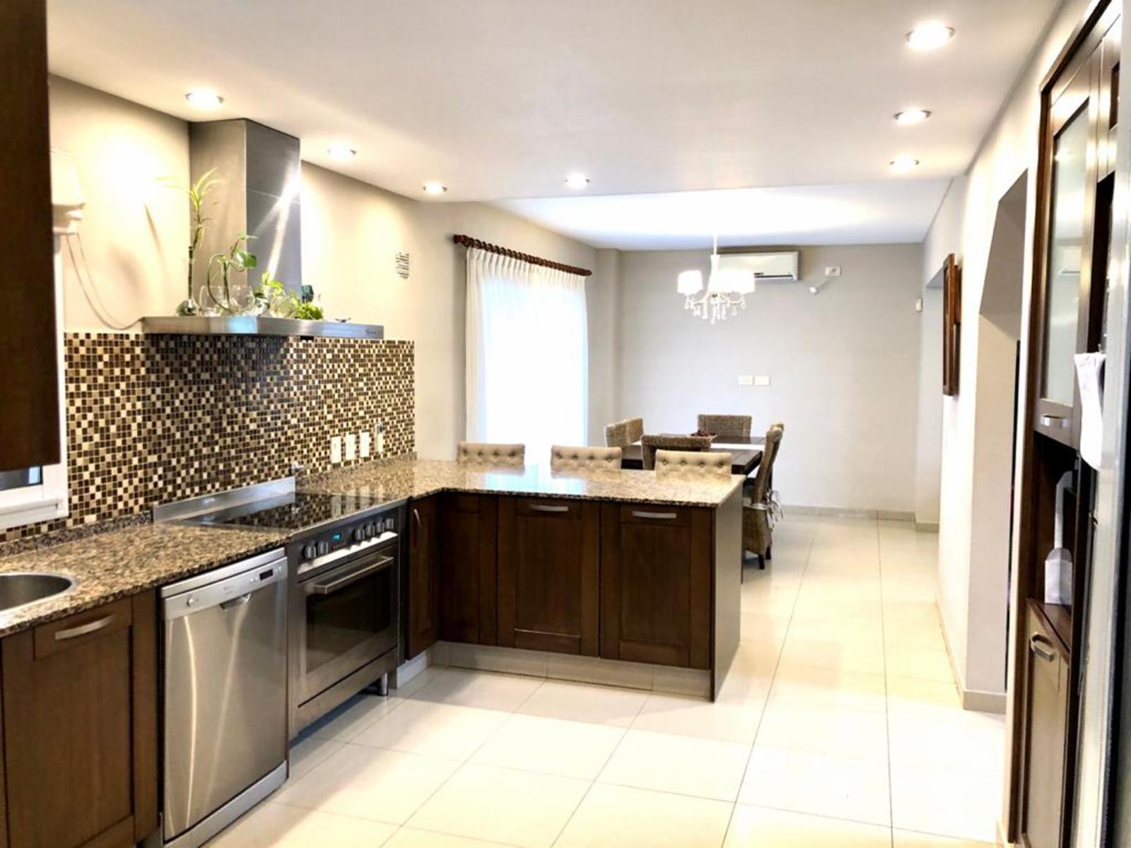 CASA EN Bº CERRADO - ALTOS DEL SOL- P. LELOIR — foto 6
