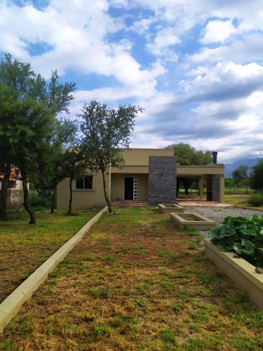 CASA 3 AMB, Lote 2000 m2. COCHERA CUBIERTA - CARPINTERIA - SAN LUIS — foto 2