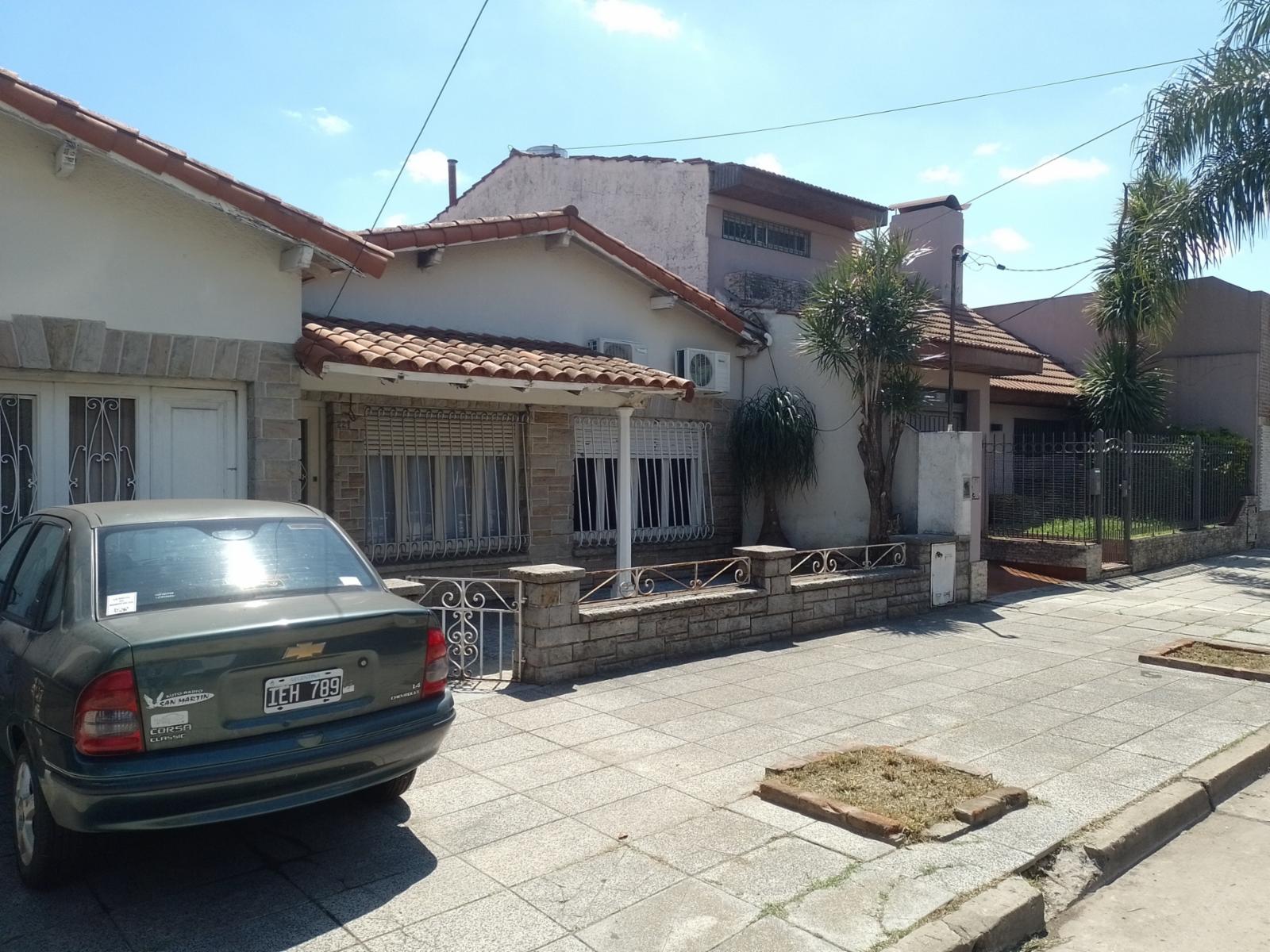Casa de 4 Amb. Garage. PATIO Fdo. - GARAY 227 - RAMOS MEJIA — foto 2