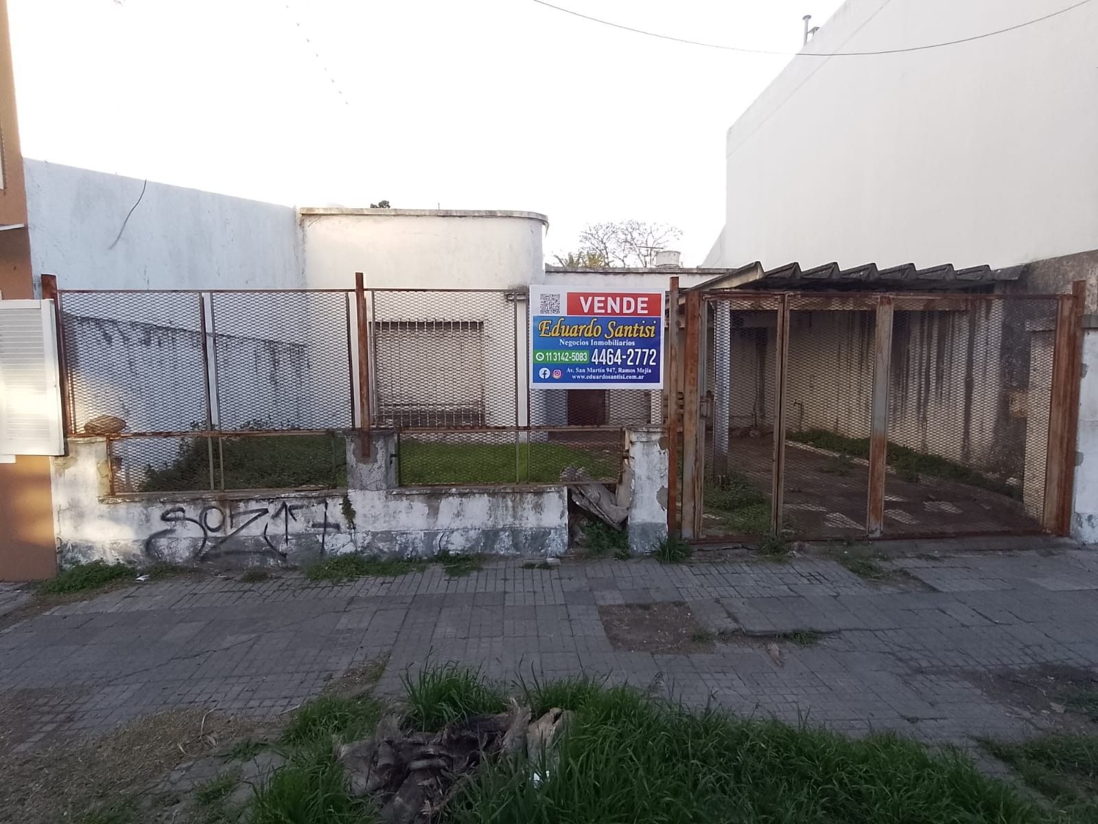 Casa de 3 Amb. a Reciclar Lote de 300 M2 - NECOCHEA 563 - RAMOS MEJIA