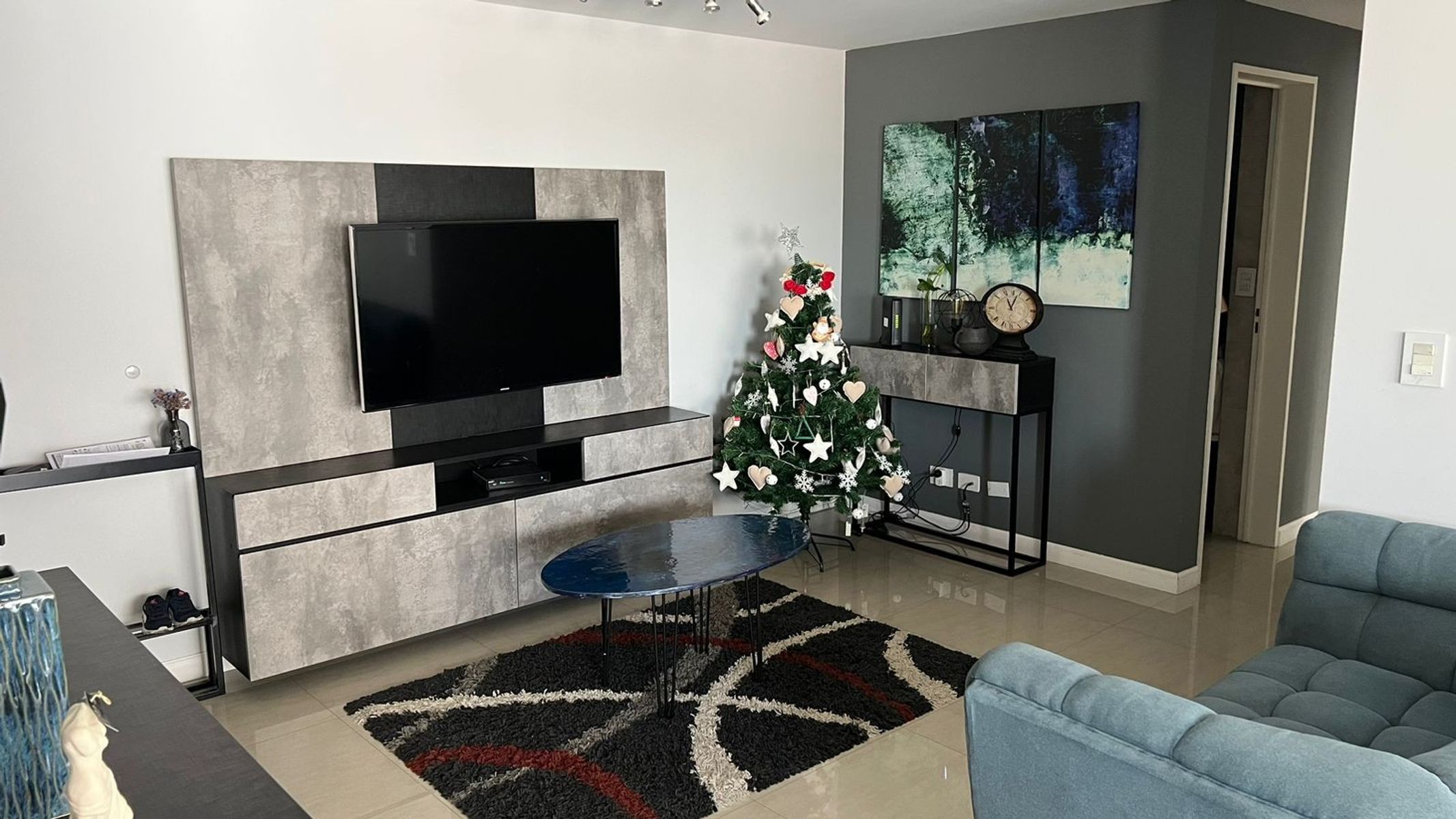 Departamento 3 Amb. C/balcon .81 M2. Pileta. Centrico- La Merced 4700- Caseros