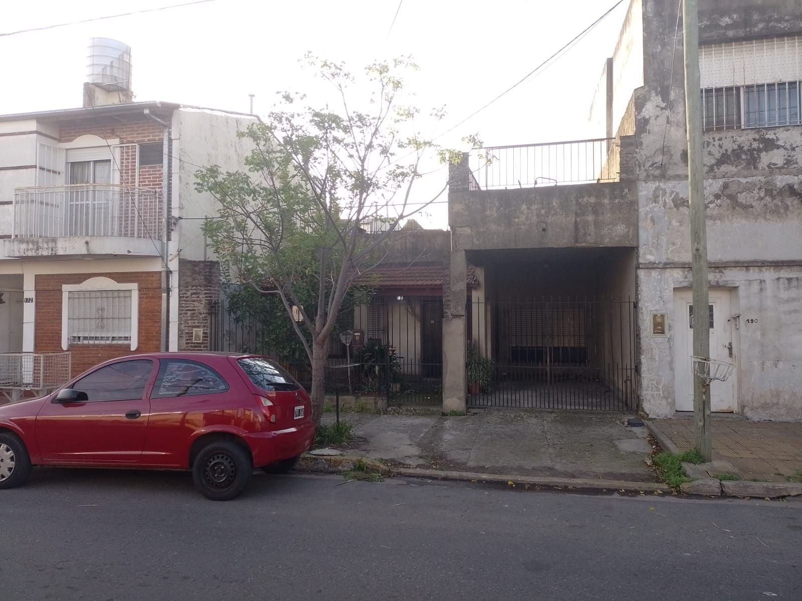 CASA DE 4 AMB. LOTE 8,66 x 26 MTS. - CASTILLO 180 RAMOS MEJIA — foto 4