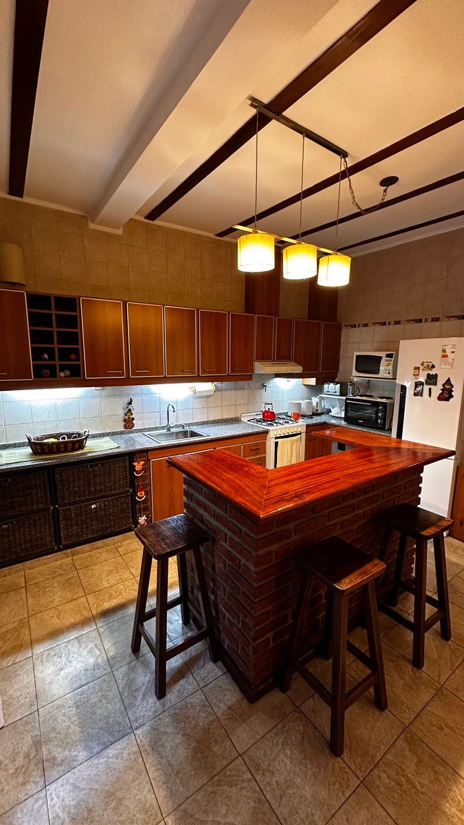 Casa 4 Amb. Cochera.Parque.Quincho. APTA CREDITO - Caseros 42 - Ramos Mejía - 6