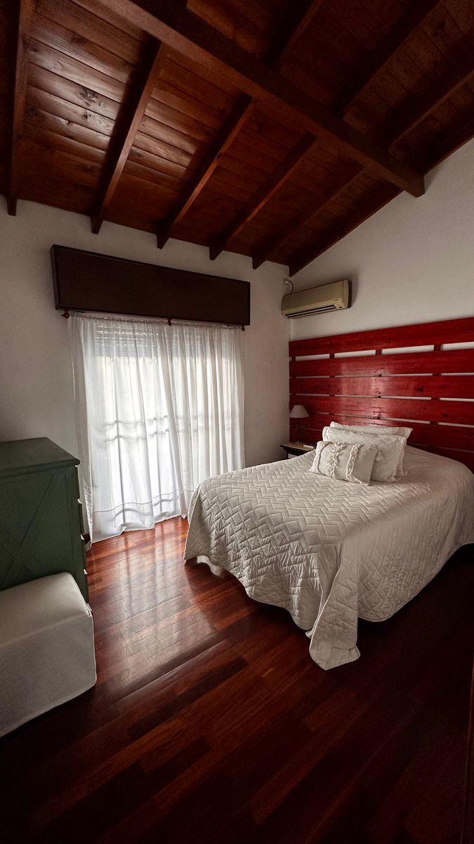 Casa 4 Amb. Cochera.Parque.Quincho. APTA CREDITO - Caseros 42 - Ramos Mejía - 17