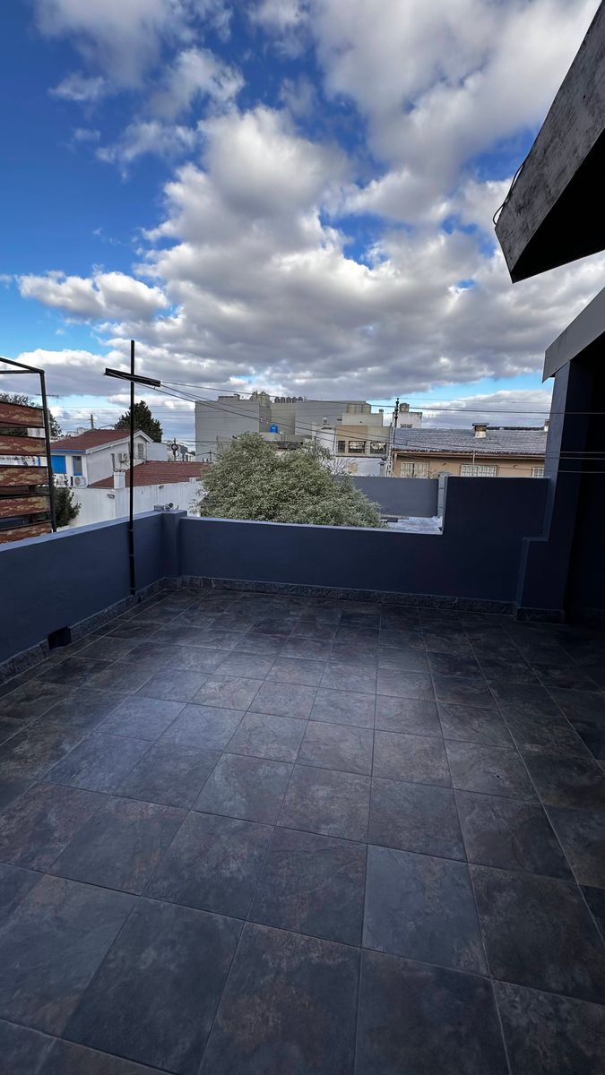 Casa 4 Amb. Cochera.Parque.Quincho. APTA CREDITO - Caseros 42 - Ramos Mejía - 21