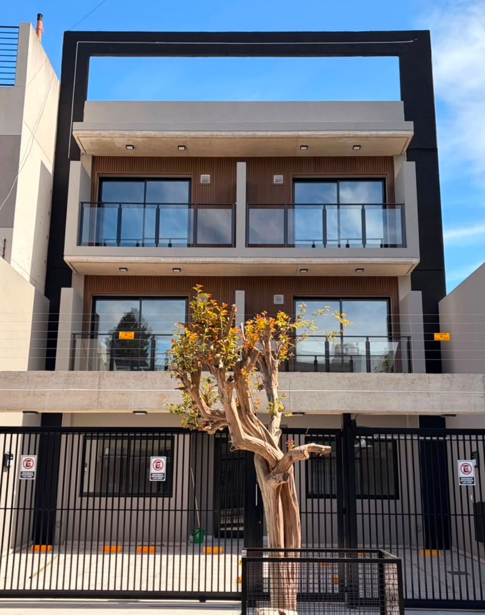 Excelentes deptos 2 Amb 1º y 2º Piso c/Balcón - Terraza - Cerrito 427 - Ramos Mejía - 1