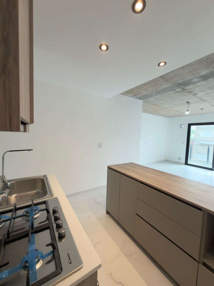 Excelentes deptos 2 Amb 1º y 2º Piso c/Balcón - Terraza - Cerrito 427 - Ramos Mejía - 4