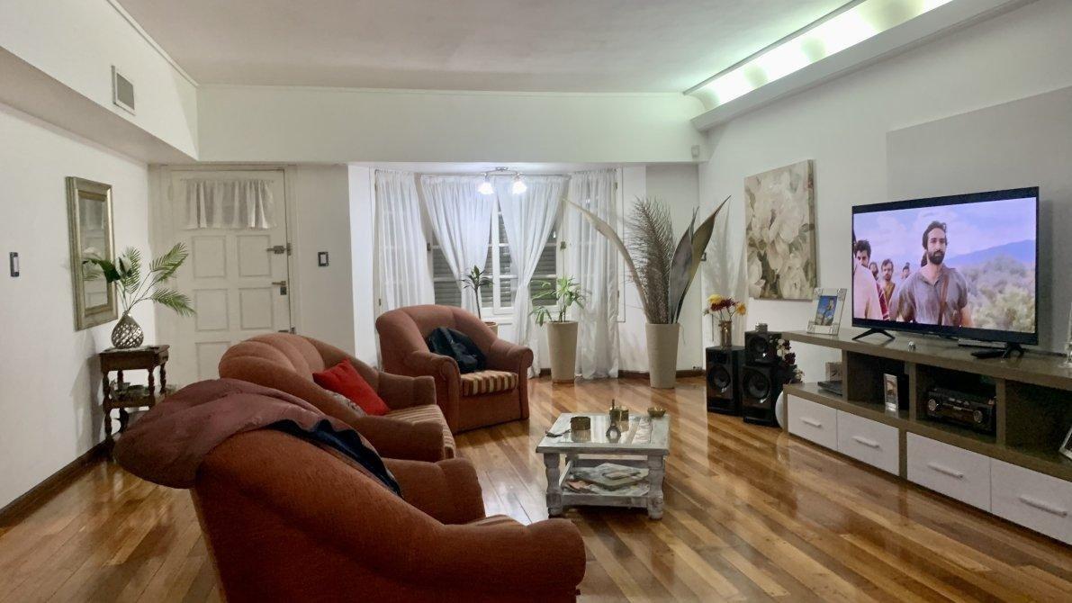 Chalet 6 Ambientes En Venta En Hermosa Zona - Sevillano Negocios Inmobiliarios — foto 4