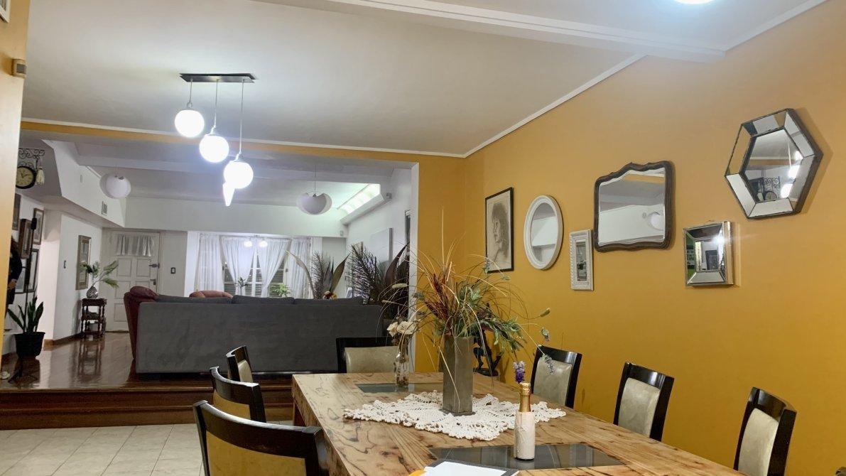 Chalet 6 Ambientes En Venta En Hermosa Zona - Sevillano Negocios Inmobiliarios — foto 7