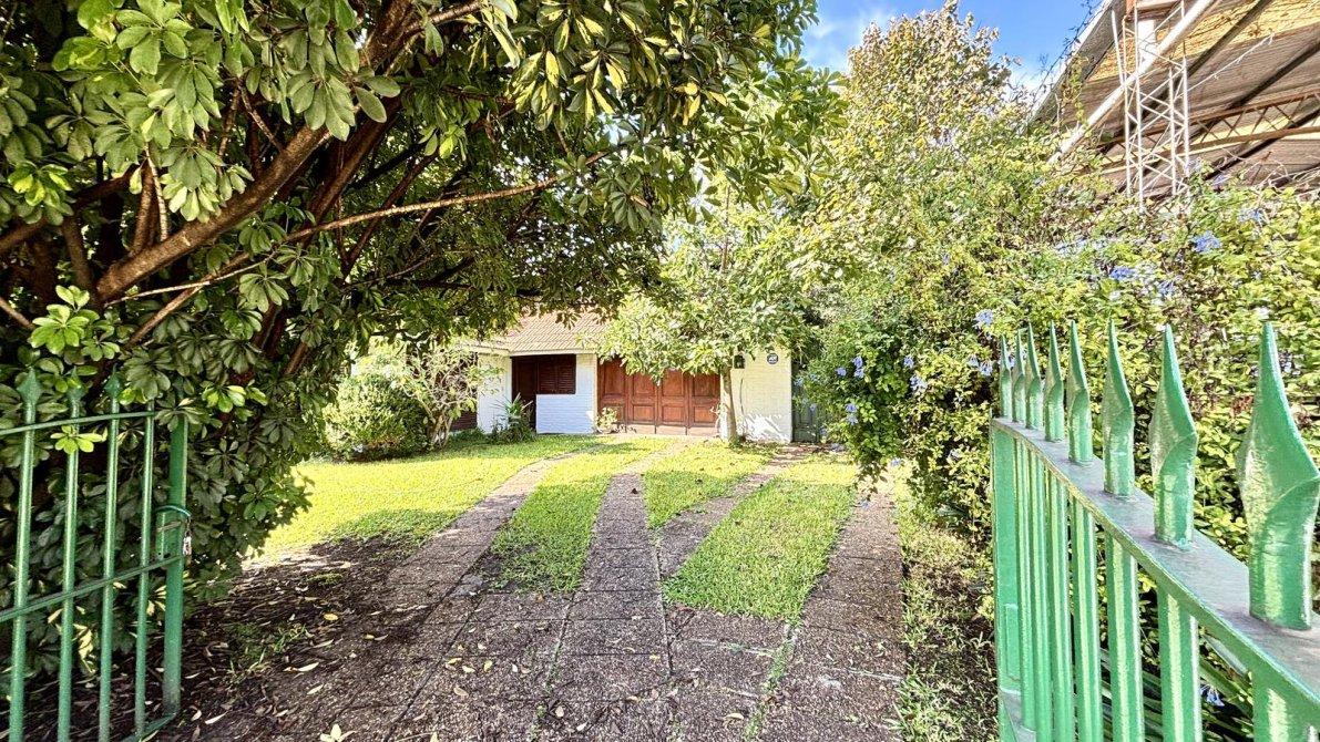 ¡Oportunidad Ãºnica Chalet en lote doble con jardÃ­n, cochera y parque en JosÃ© MÃ¡rmol APTO CREDITO — foto 2