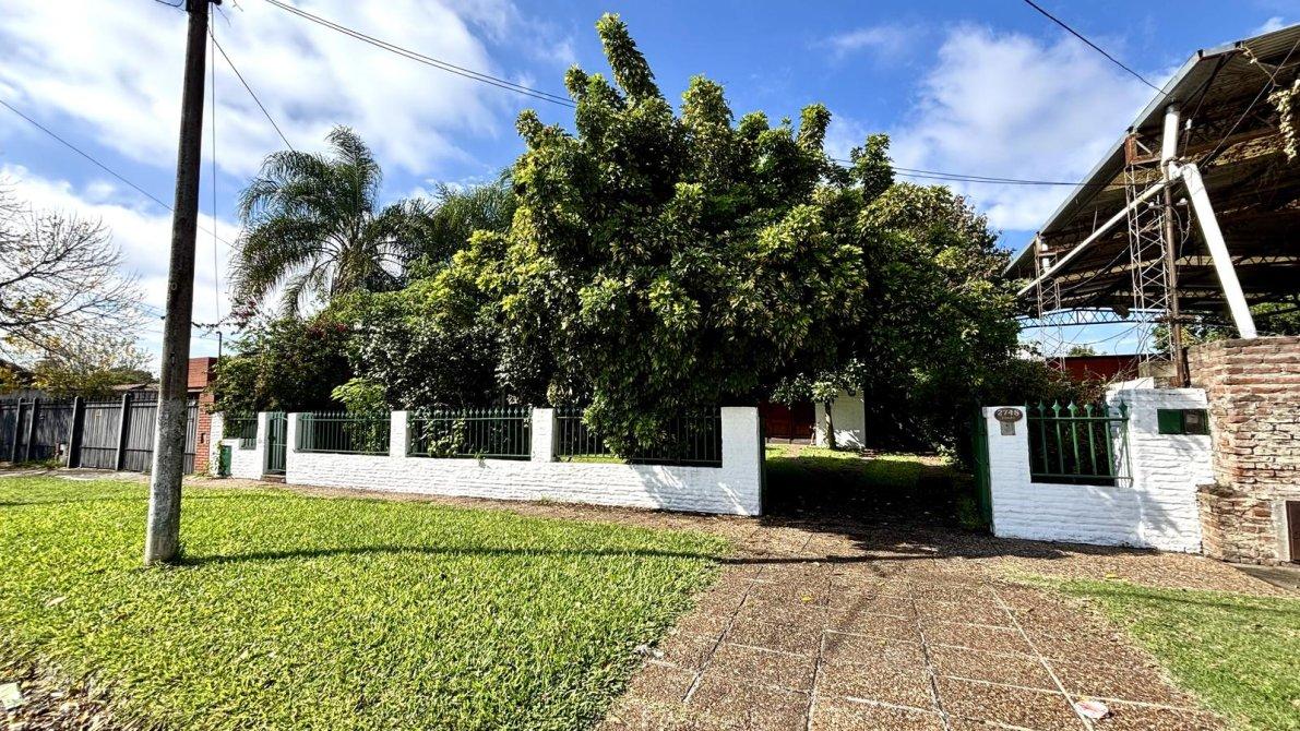 ¡Oportunidad Ãºnica Chalet en lote doble con jardÃ­n, cochera y parque en JosÃ© MÃ¡rmol APTO CREDITO — foto 4